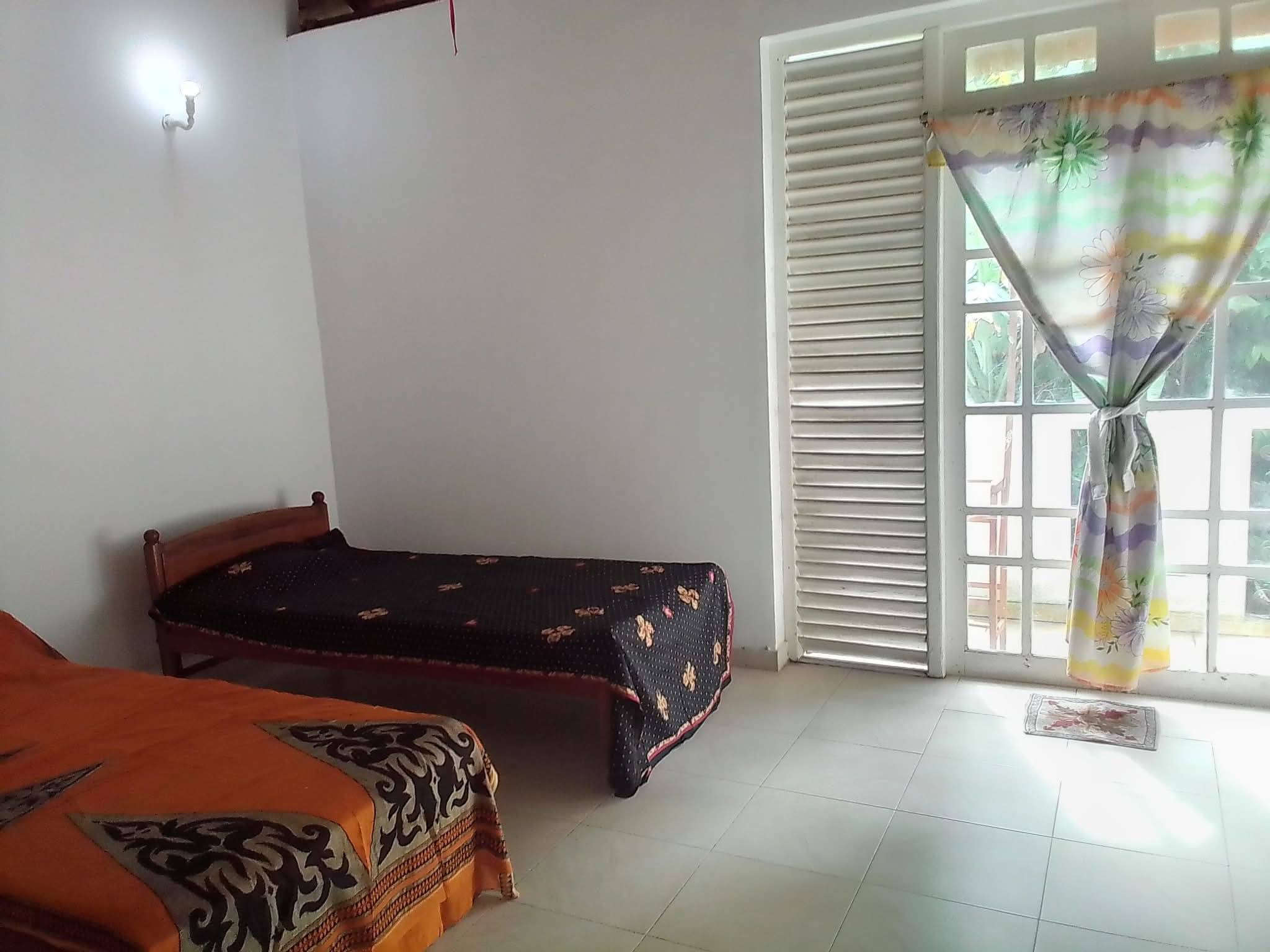 Upper floor unit for rent in Malabe