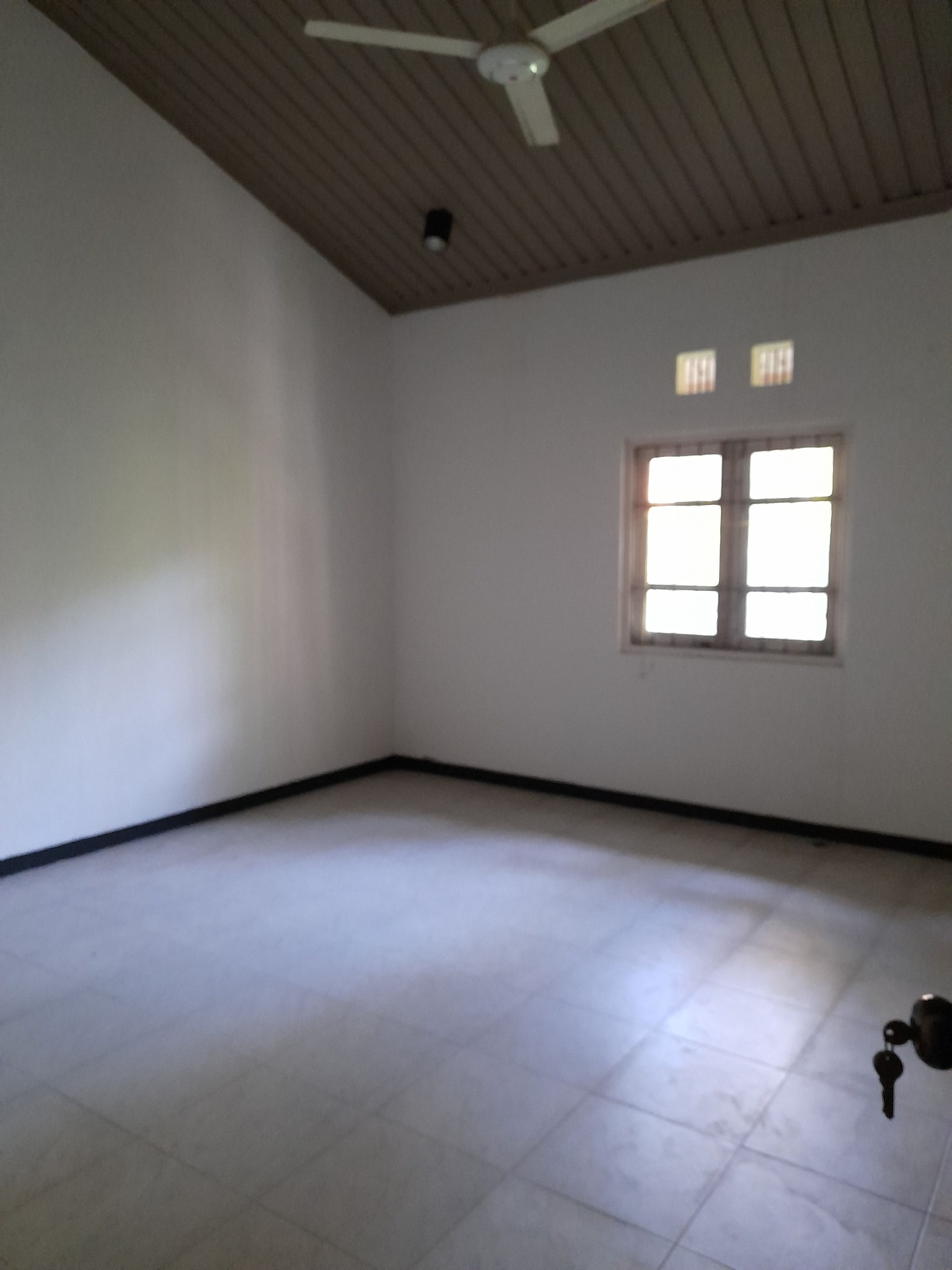 Spacious Room for Rent - Thalahena, Malabe