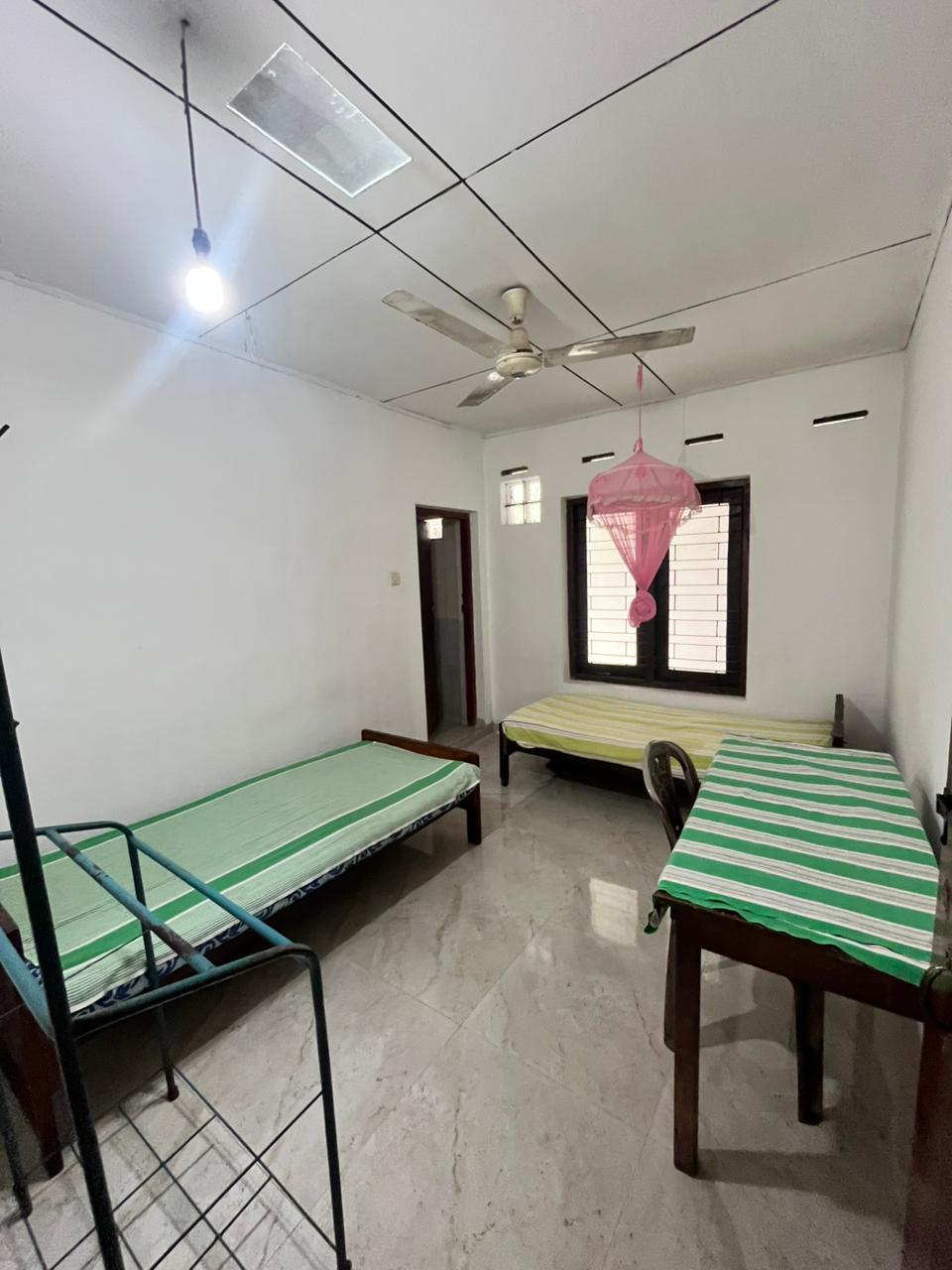 Boarding rooms available for girls in Nawinna