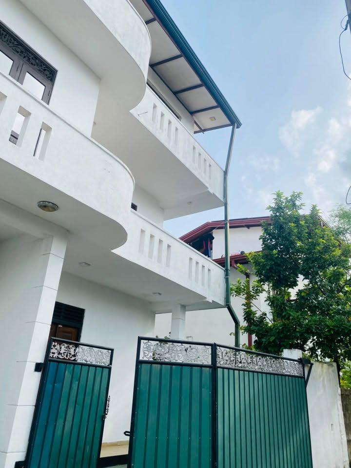 Room for rent in Kelaniya - boys only 