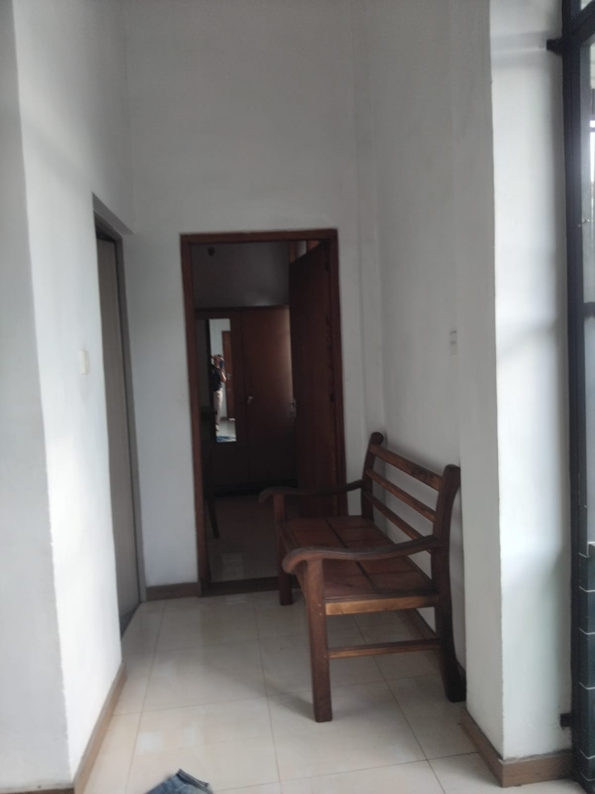 කැලණියෙන් ආරක්ෂාකාරී බෝඩිමක්