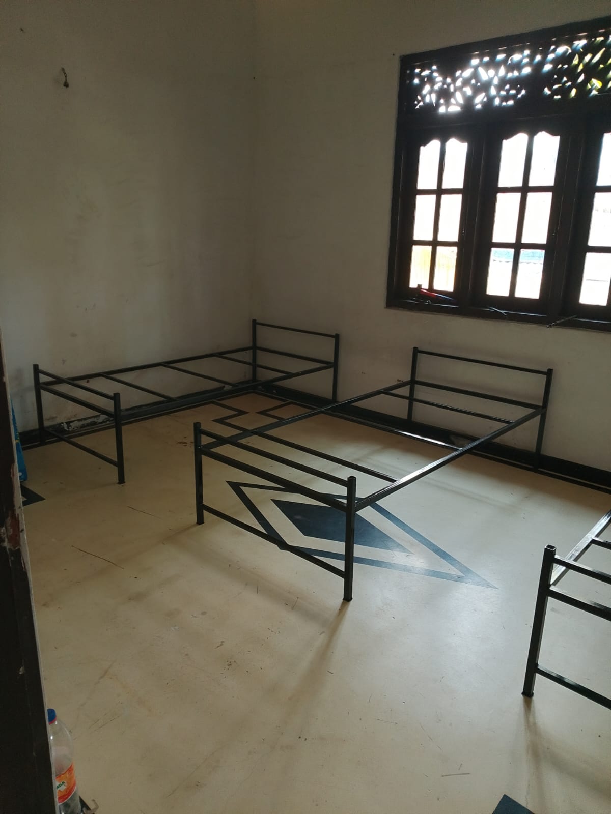 Sharing room available for 3 boys near Kelaniya University