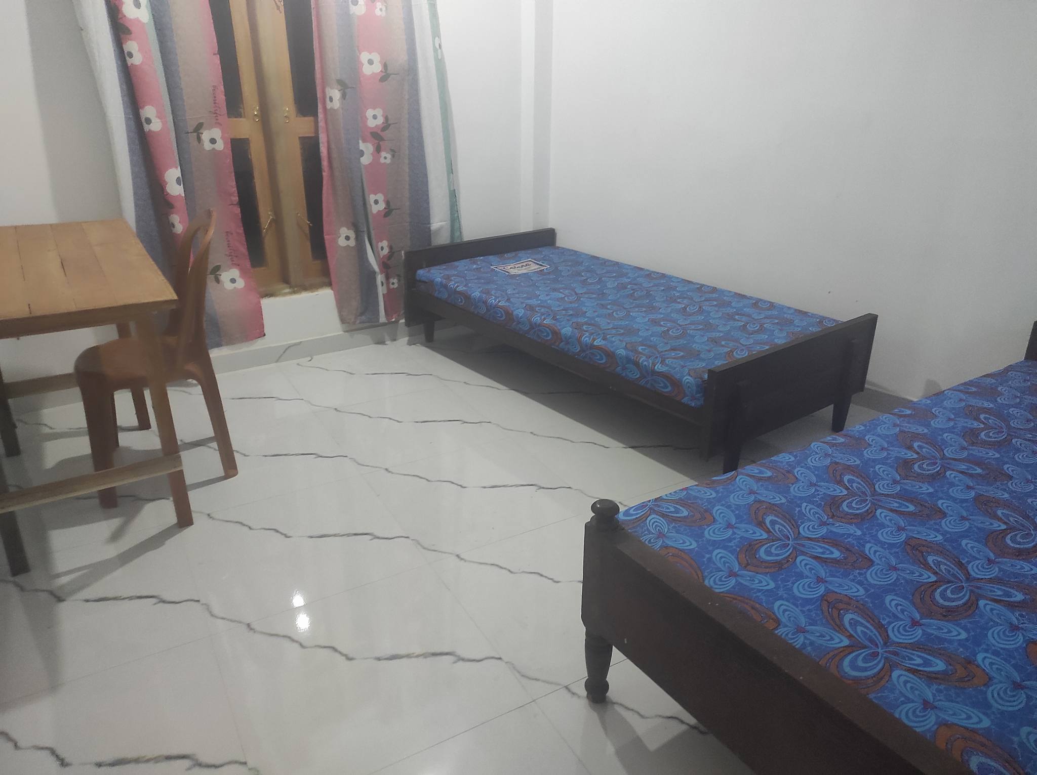 මාලබේ  SlIIT එකට ආසන්නයෙන් පිරිමි ලමුන්ට බොඩීම් පහසුකම් ඇත.